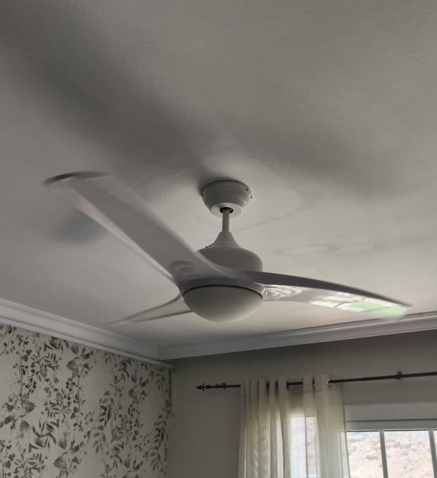 Lamps & fans installations · Instalación de lámparas y ventiladores